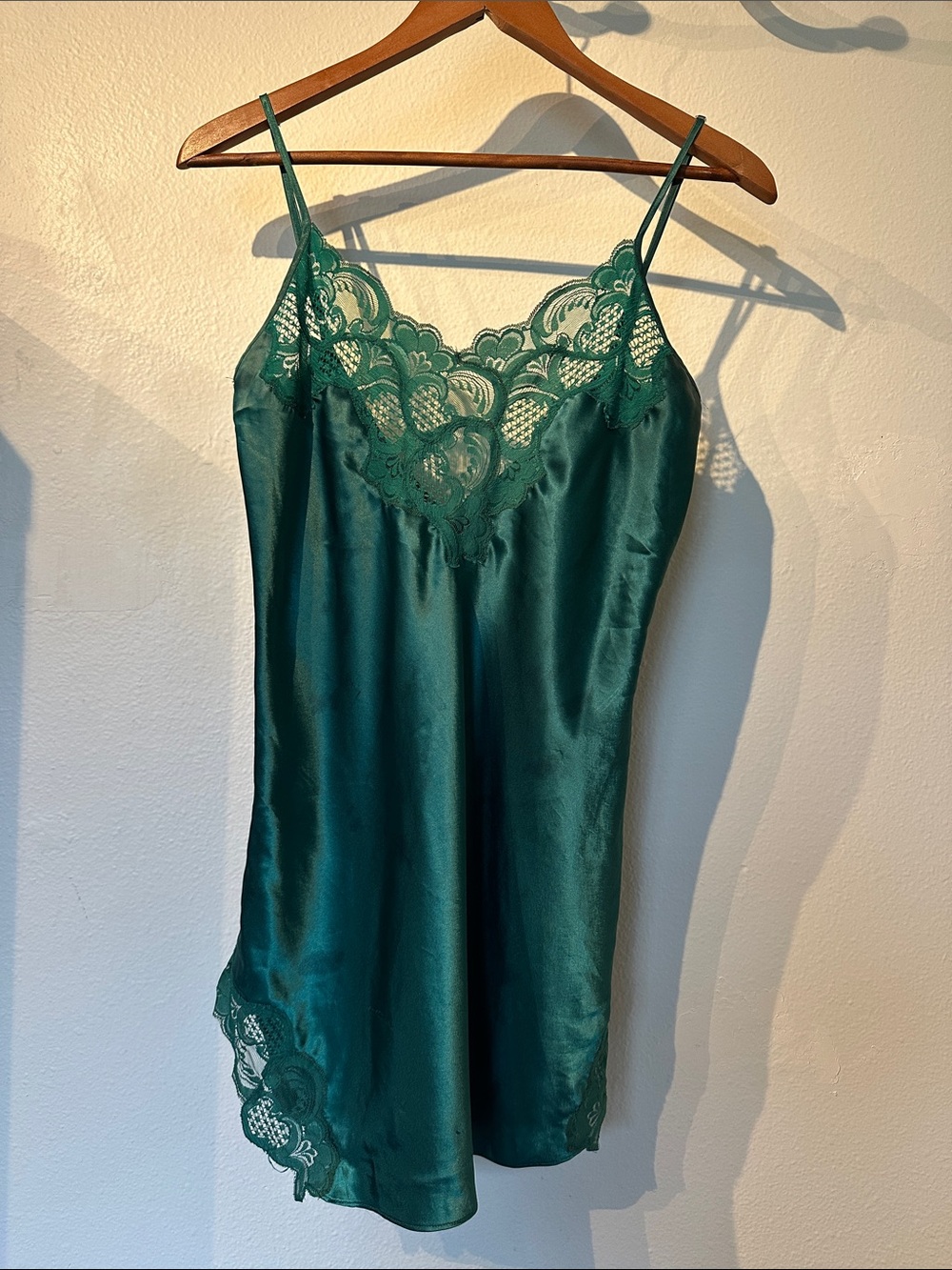 VTG Gold tag Victoria's Secret Emerald Green Satin Lace Chemise S